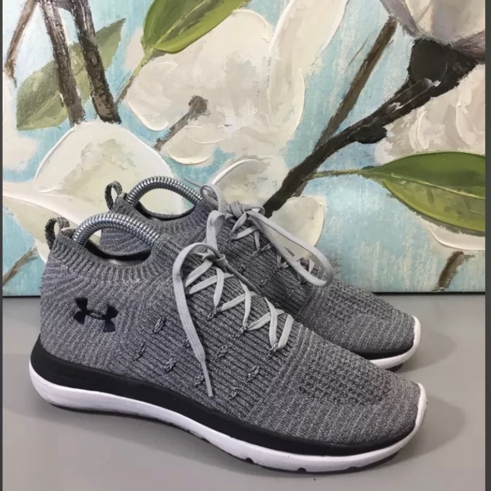 Gently used under armor sneakers